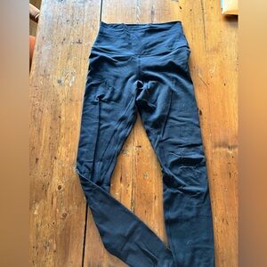 Black Lululemon align leggings